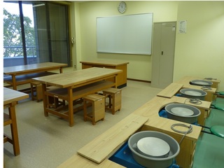 写真：北部生涯学習センター「かきつばた」　陶芸室