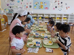 写真：給食の様子