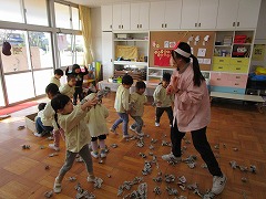 写真：豆まき