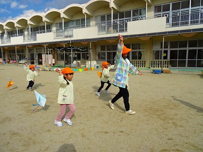 写真:年中児 たこあげ