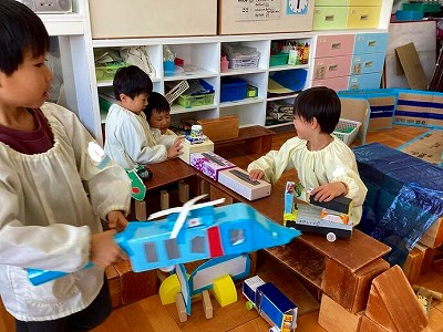 写真:年長児 室内遊び1