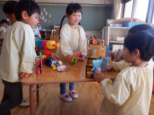 写真：年中児　おはなしごっこ