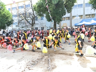 運動会の踊りの写真