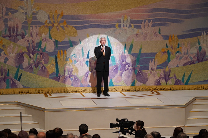 あいさつする市長